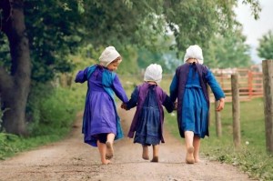 Photography: Three Amish Girls